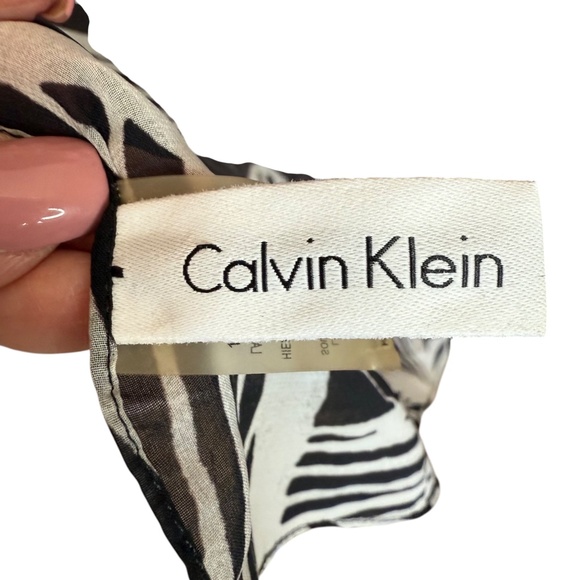 Calvin Klein Black&White Floral Sheer Oversized Long Scarf - Picture 7 of 10